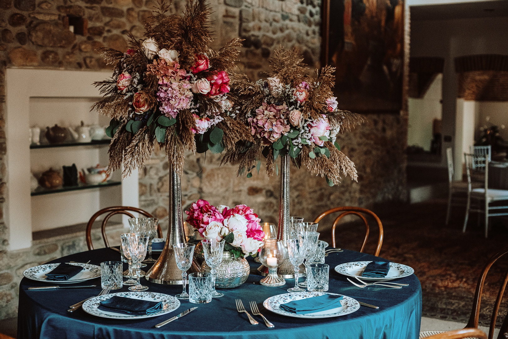 tavola con mise en place